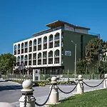 Romance And Family Sf. Constantin și Elena