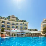 Hotel Romance And Family 4*