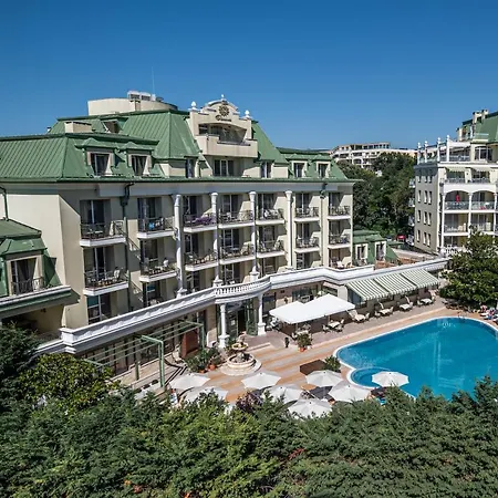 Отель Romance And Family 4*