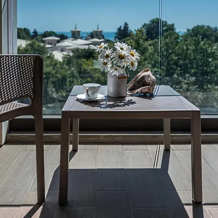 Romance And Family Ξενοδοχείο
