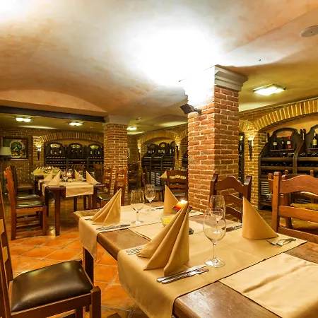 Отель Romance And Family 4*