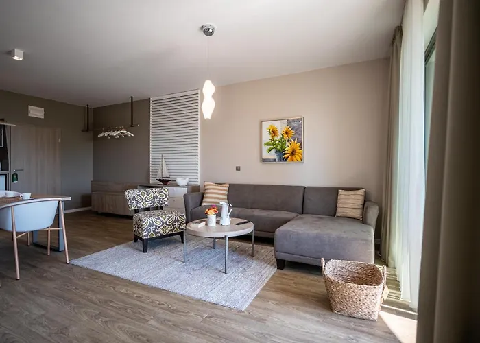 Romance And Family Отель