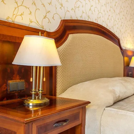 Romance And Family Otel Aziz Konstantin ve Elena
