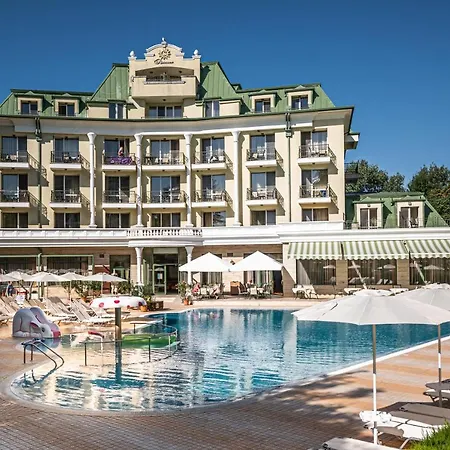 Romance And Family Hotel