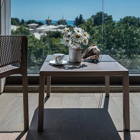 Romance And Family Hotell