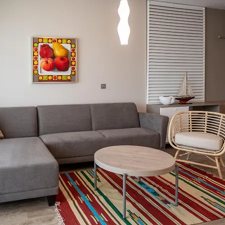 Hotell Romance And Family