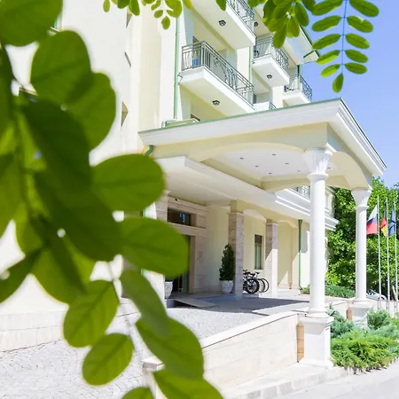 Hotell Romance And Family 4*