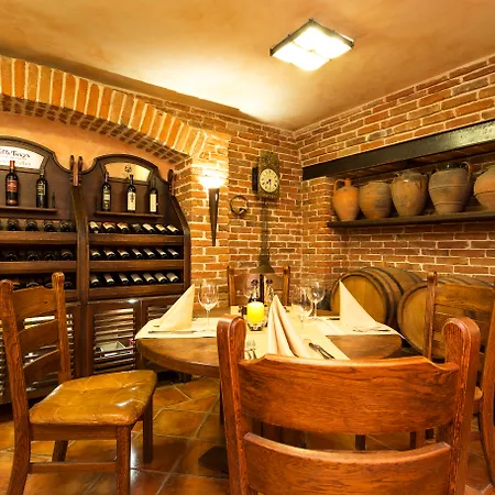 Hotell Romance And Family Saints Constantine and Helena