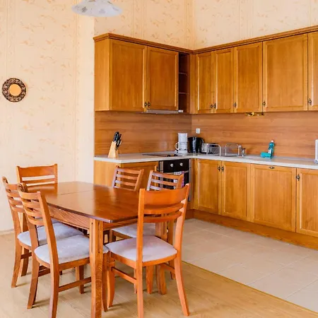 Hotel Romance And Family 4*