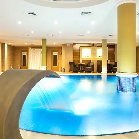 Romance And Family Hotell 4*