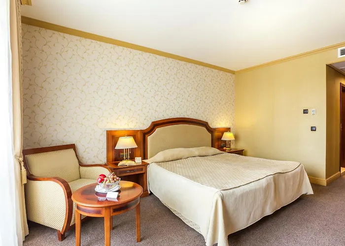 Romance And Family St Constantin et Helena