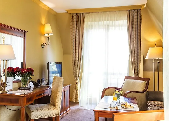 Hotel Romance And Family