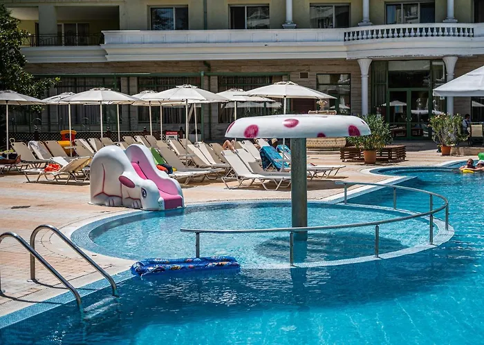 Hotel Romance And Family St Constantin et Helena