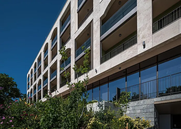 Hotel Romance And Family St Constantin et Helena