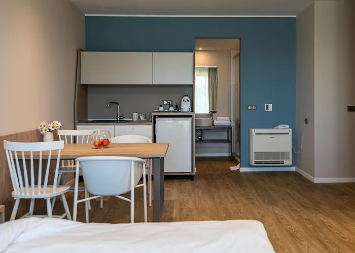 Hotel Romance And Family St Constantin et Helena