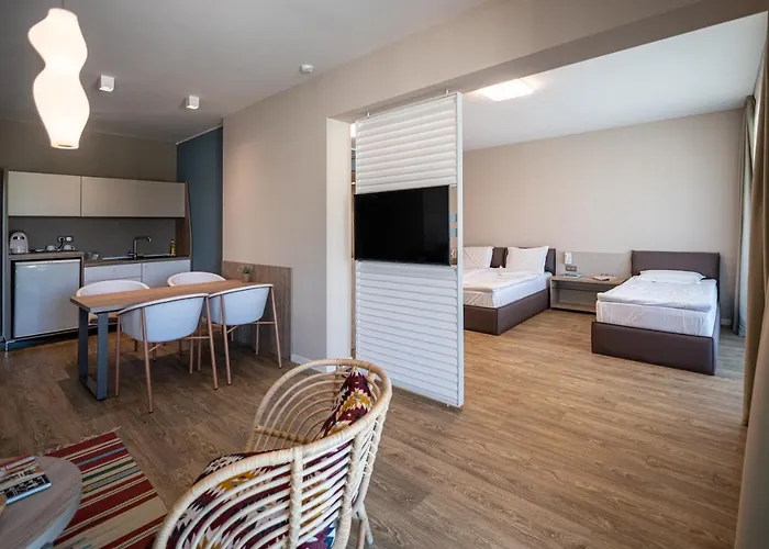 Hotel Romance And Family St Constantin et Helena