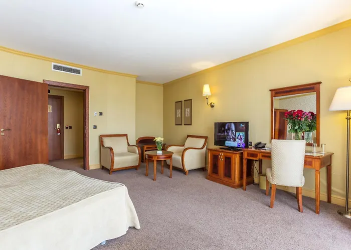 Romance And Family 4*